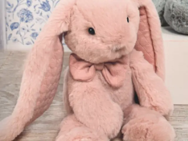 Мягкая игрушка HO3136 Preppy Chic-Lapin Rose -30cm