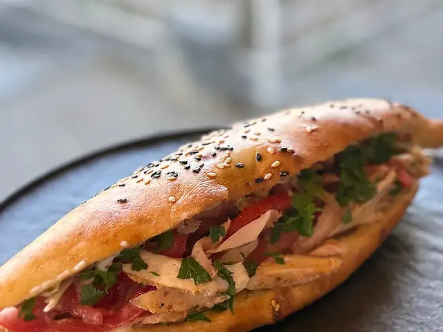 Донер з куркою в булочці: 