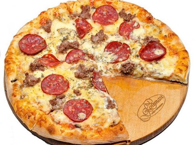 Піца Салямі: Пицца