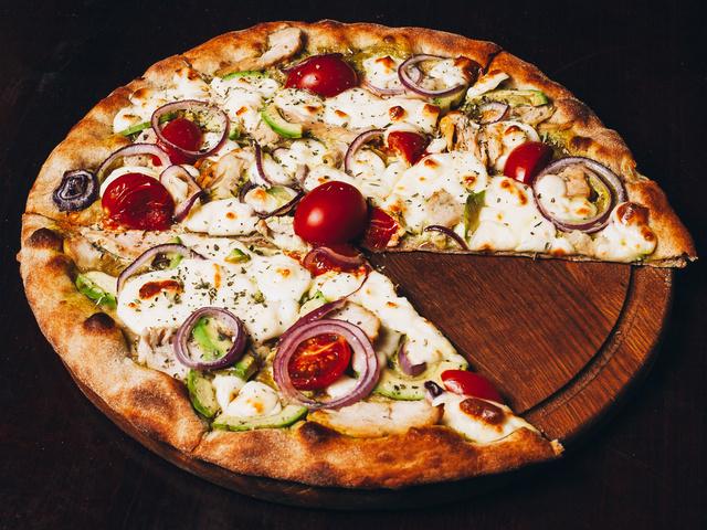 піца з індичкою та авокадо: Пицца