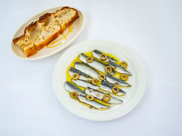 Маринована рибка