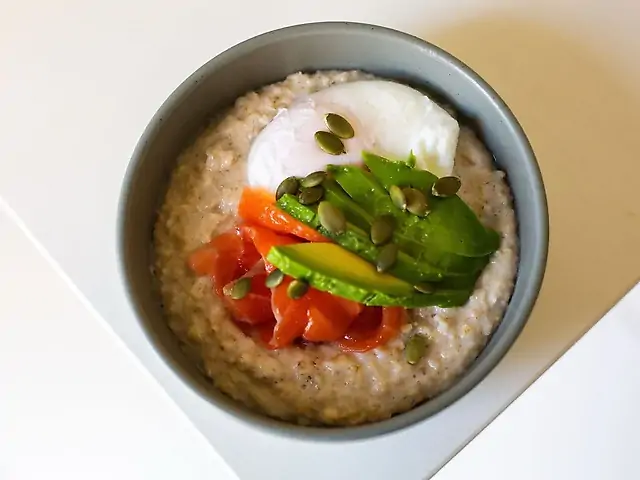 Вівсянка солона з лососем