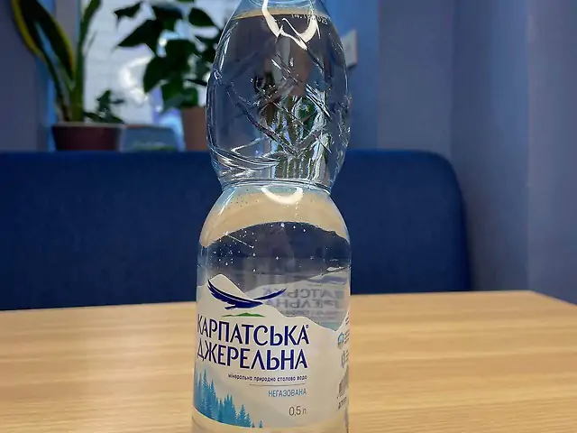 Вода негазована