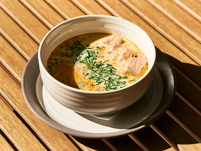 Фінська юшка з лососем