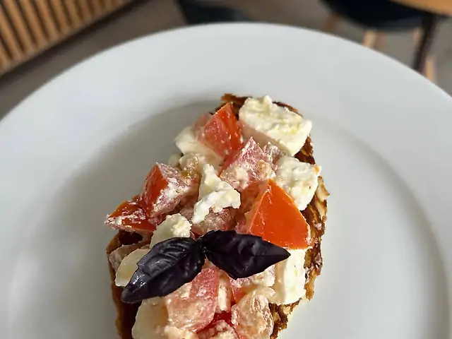 Брускетта томати 🍅 та фета