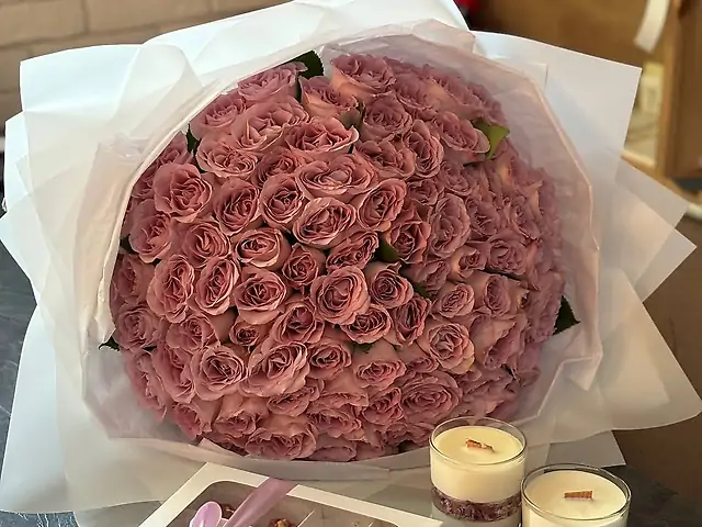 101 лавандова троянда