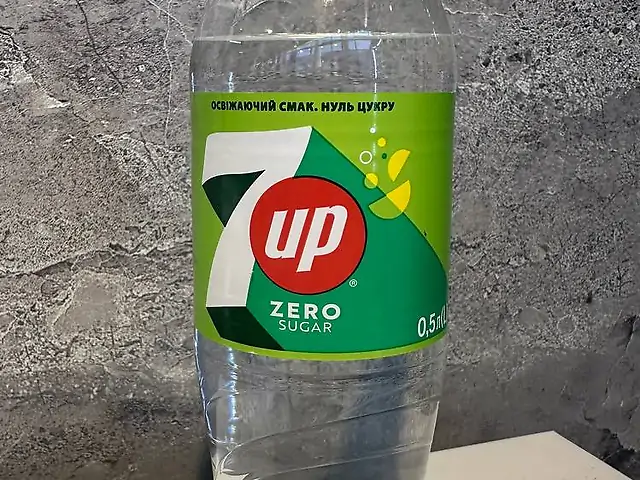 Напій газований 7up