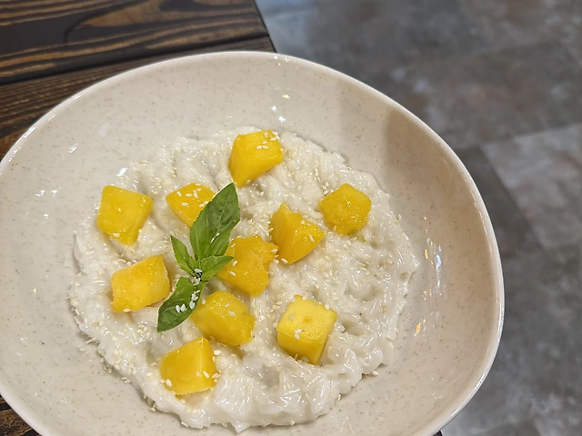 рисова каша з манго