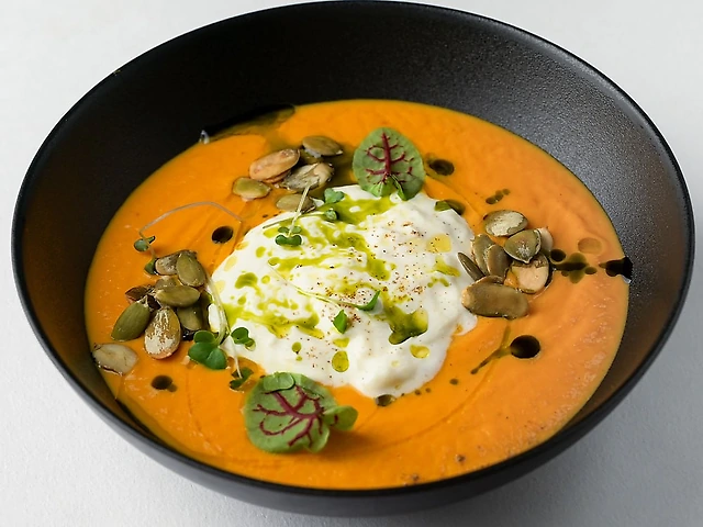 Крем суп гарбузовий зі страчателлою