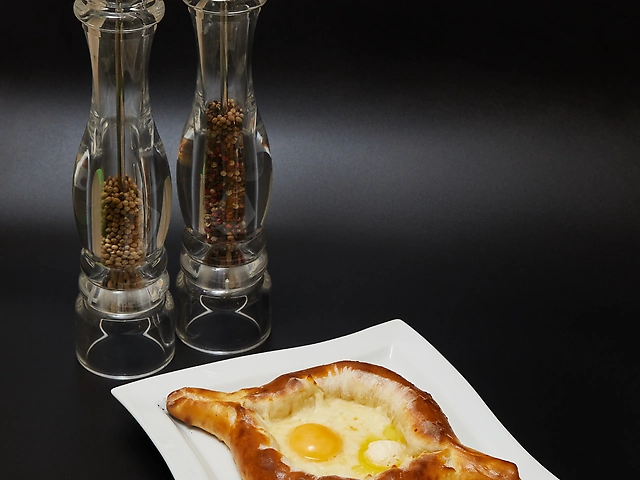 Хачапури по-аджарски