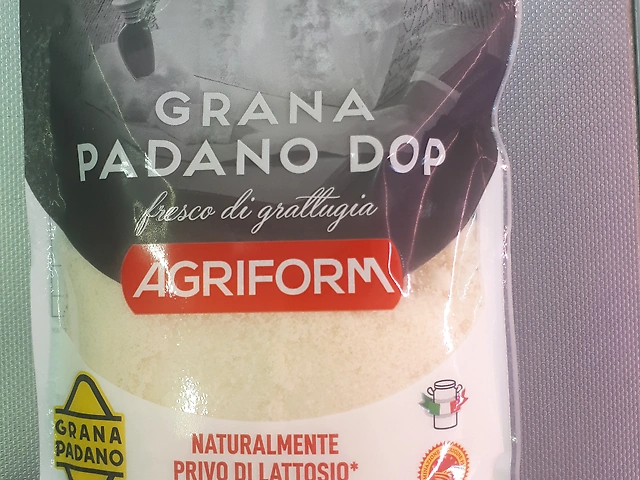 Сир тертий Grana Padano