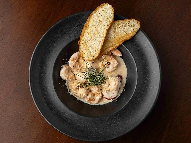 Креветки в білому вині