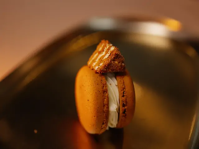 Макарон медовик