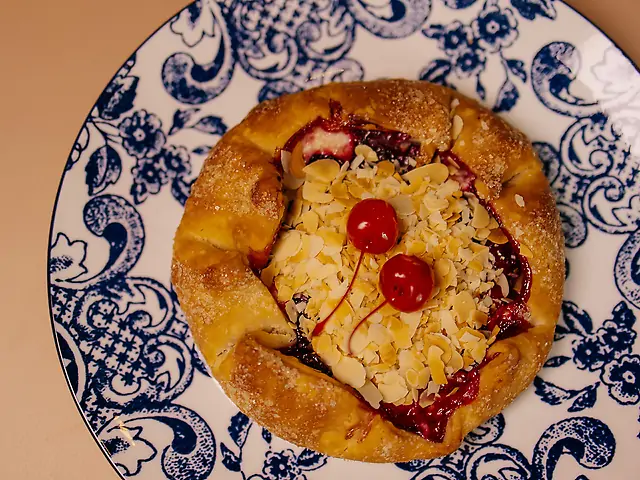 Галета з вишнею